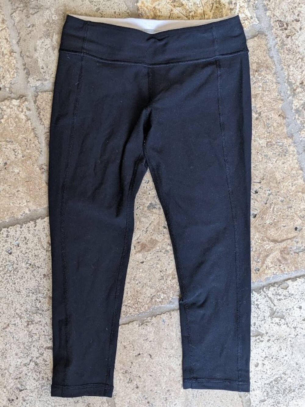 Genuine Ivivva Lululemon Black CROP LEGGINGS Size 10